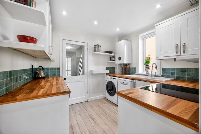 12, Buchanan Drive, Stirling photo 2