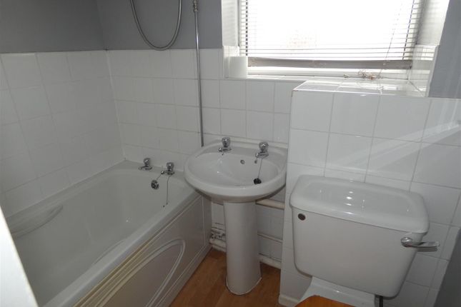 17, Westminster Drive, Burton On Trent photo 4
