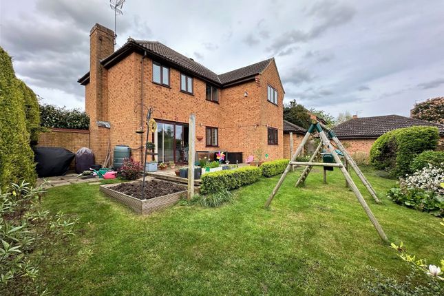 Thumbnail Detached house for sale in Dove Close, Bishops Stortford, Hertfordshire