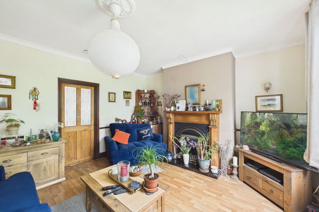 24 Moor Valley, Sheffield photo 3
