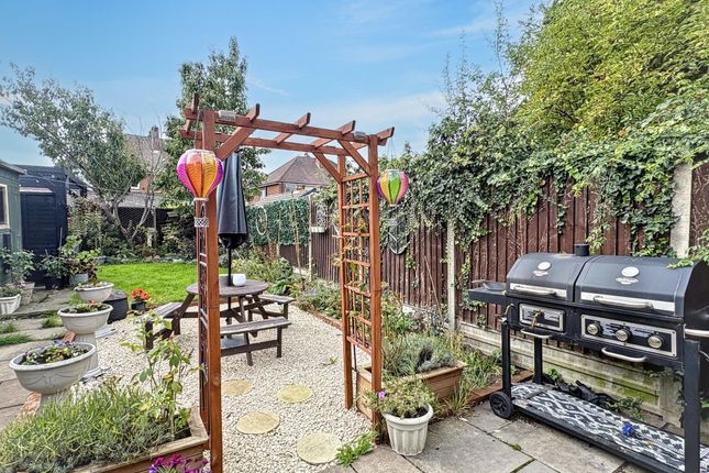 9 Convent Drive, Coalville photo 4