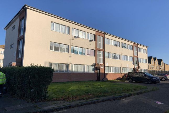 Flat for sale in Freshwater Court, Lady Margaret Road, Southall