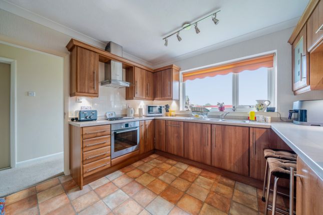 16, West End, Lincoln photo 3