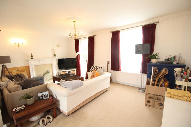 Flat to rent in Bower Hill, Epping