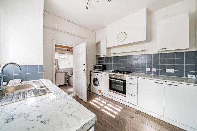Flat for sale in Park Road, Kingston Upon Thames
