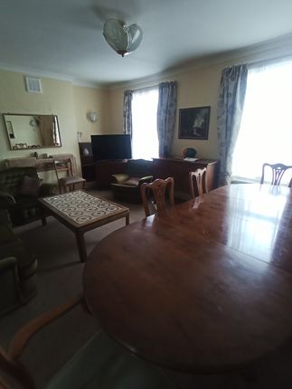 11, Scarborough Road, London photo 2