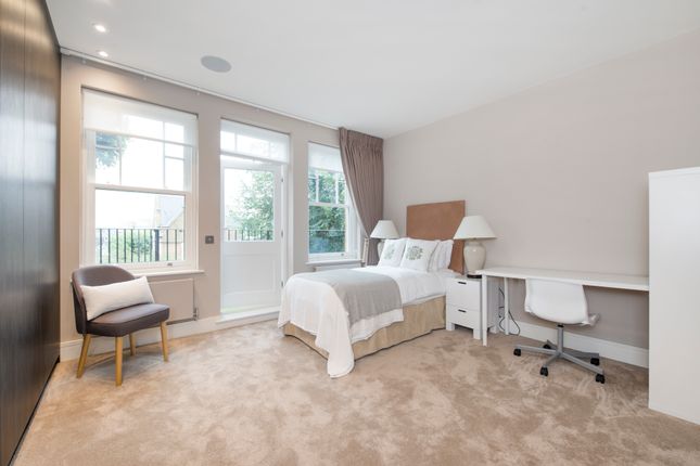 Flat to rent in Fitzjohn's Avenue, Hampstead, London