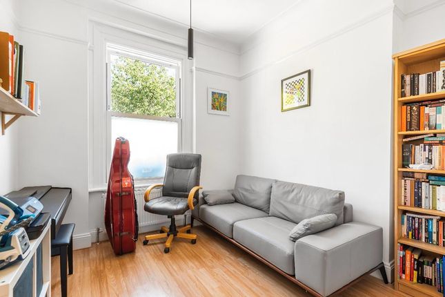30, Dacres Road, London photo 3