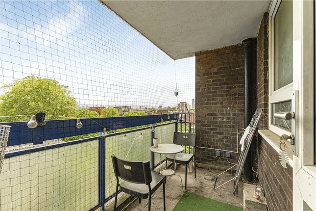 Flat 22, Corbiere House,, De Beauvoir Estate, London photo 3