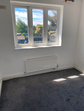 Crofthill Road, Slough photo 4