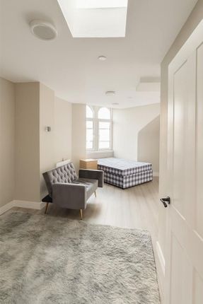 Flat 4 43A High Street, Leicester photo 2