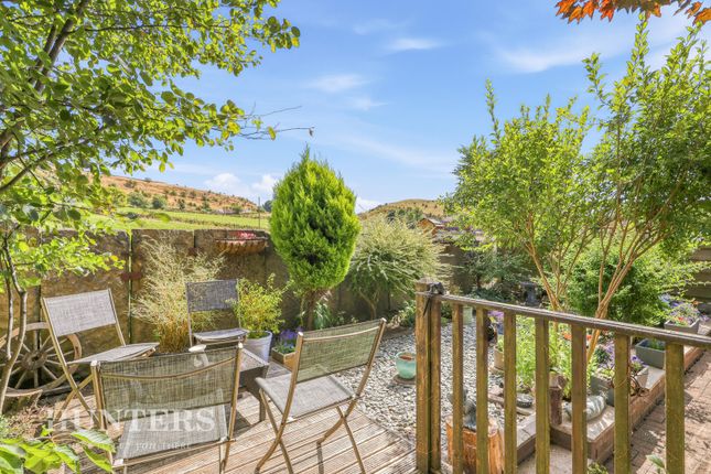 8, Crossfield Close, Wardle photo 4