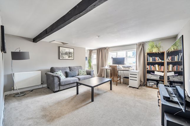 Flat 2, 31, Main Road, Hursley photo 2
