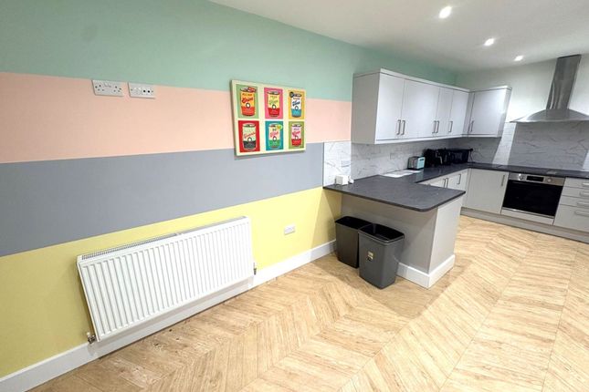 56 Hanover Street, Swansea photo 5
