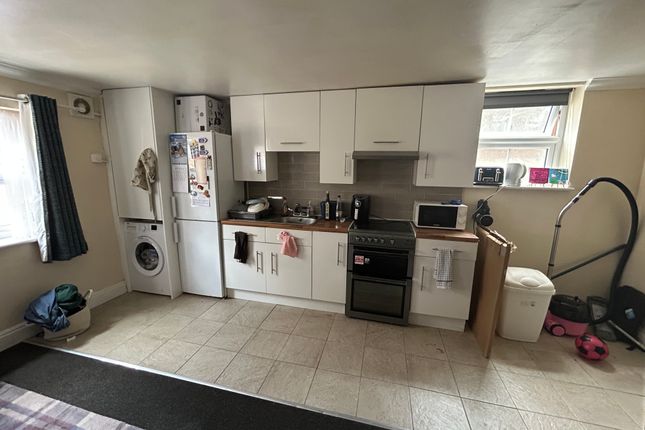 56C, Hook Road, Surbiton photo 2