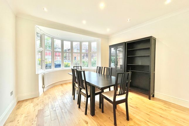 29 Linkside, London photo 3