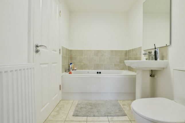 30, Isabella Street, Bournemouth photo 4