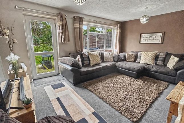 33, Redwood Close, Colchester photo 2