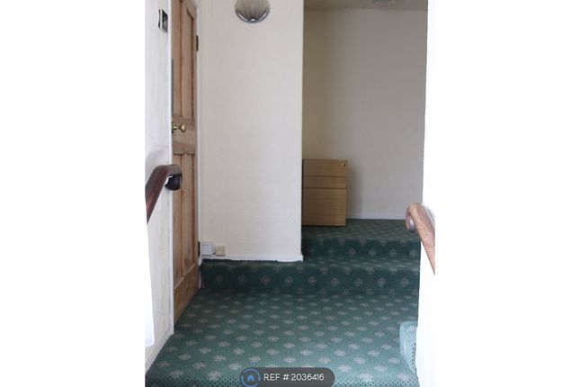 Flat to rent in Woodhouse Green, Rotherham