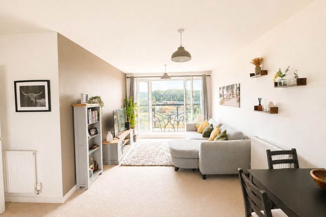 22, Airoh End, Weston-super-Mare photo 3