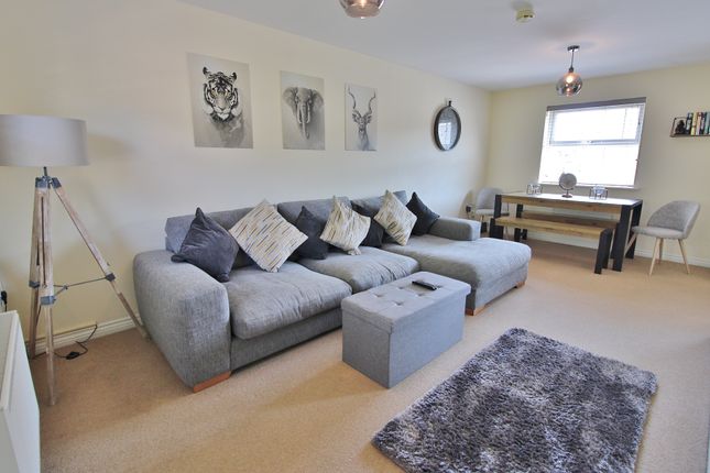 91, Sunlight Gardens, Fareham photo 2