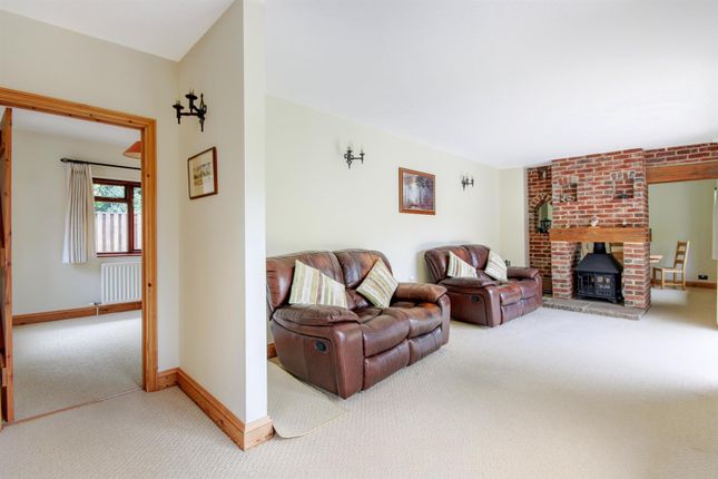 Pheasant Hollow, Hollow Trees Drive, Tonbridge photo 3