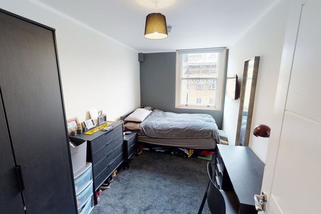 A Cozy And Inviting Double Bedroom Featuring Good ...