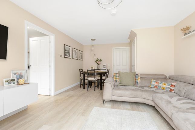 24, Bellwood Place, Penicuik photo 3