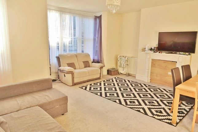 5a Rous Road (top flat), Newmarket photo 3