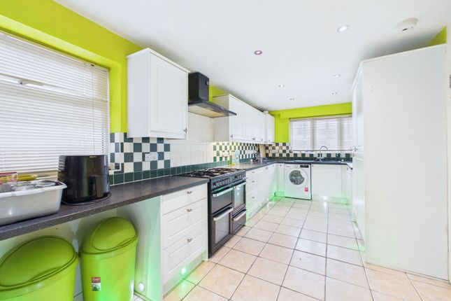 74 St. Thomas Drive, Bognor Regis photo 3