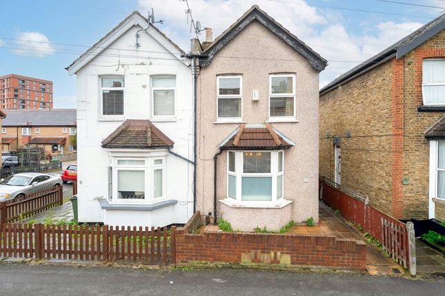 22, Brandon Road, Sutton photo 2