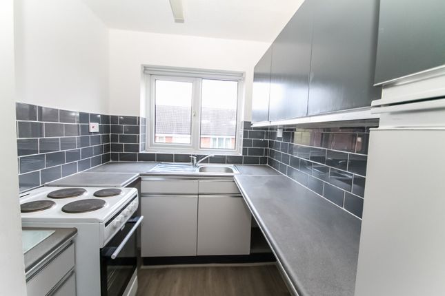 12, Exeter Drive, West Yorkshire photo 2