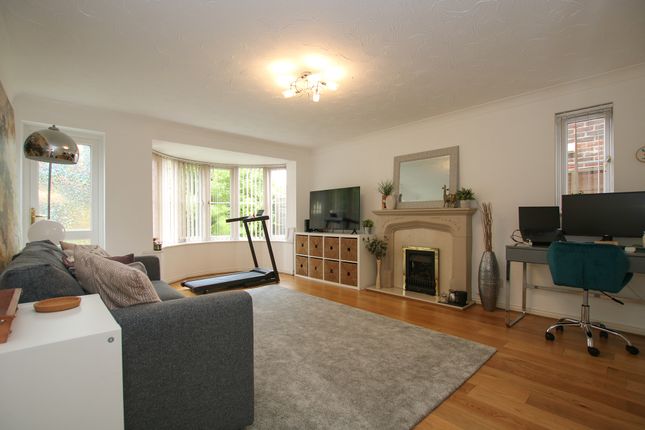20, Burghley Rise, Burwell photo 4