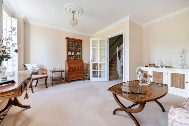 59 King George Gardens, Chichester photo 3