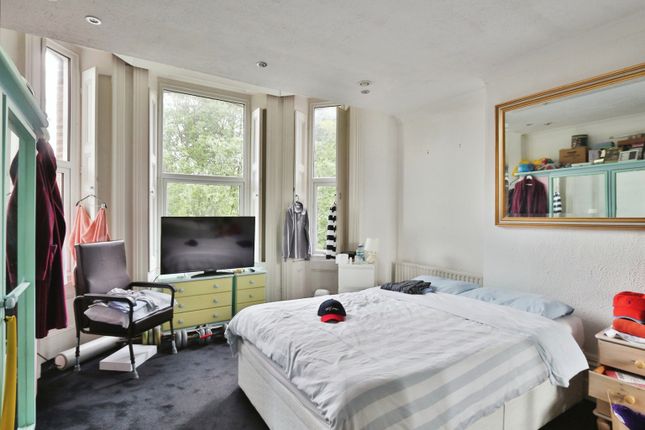 Flat 1, 8, Wimborne Road, Dorset photo 4