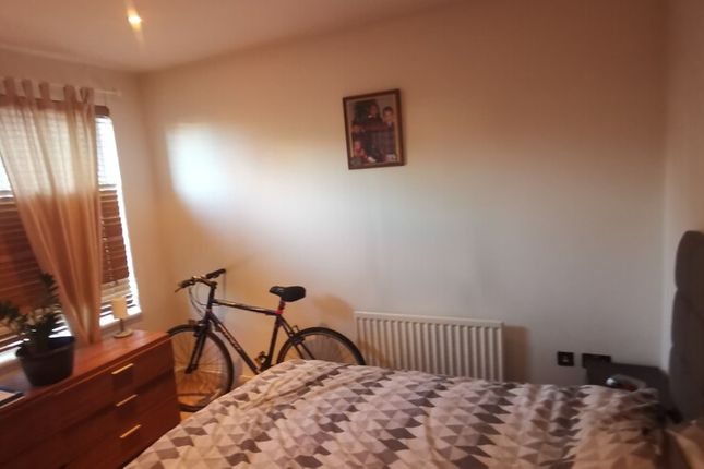 1, Alice Court Douglas Road Wood Green, London photo 3