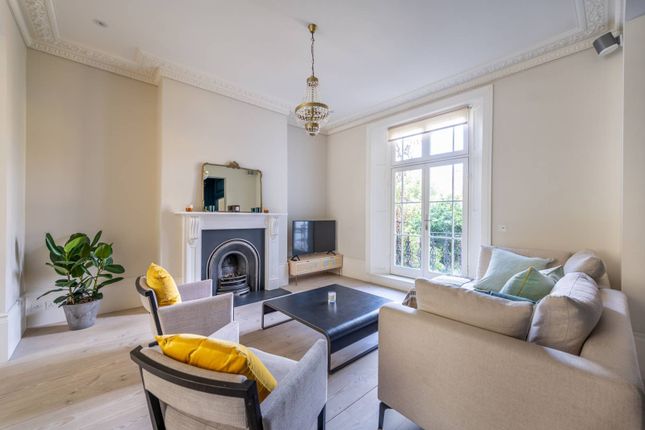 Flat to rent in Chepstow Villas, Westbourne Grove, London