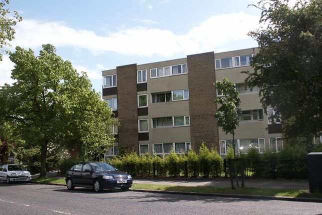 Flat to rent in Kimbolton Court, Kimbolton Road, Bedford MK40