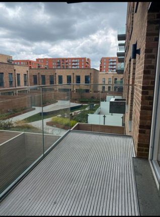 Flat for sale in Hoy Close, London