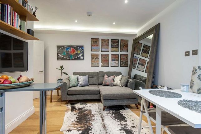 87A, Vespan Road, London photo 3