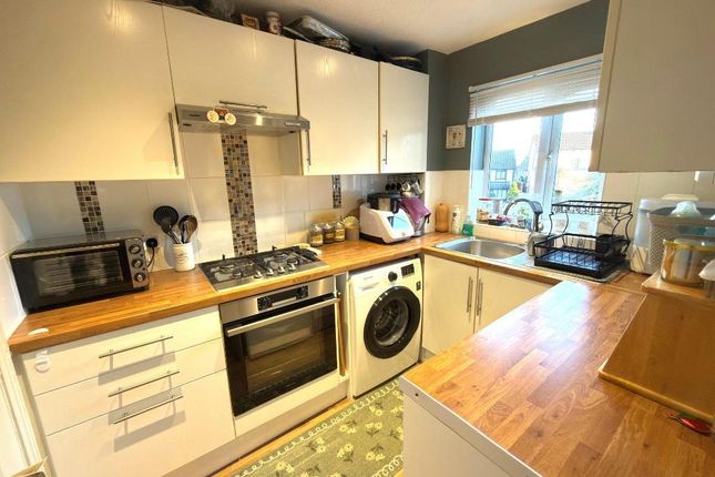 8, Felbrigg Close, Luton photo 2
