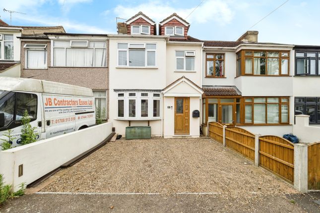 Thumbnail Terraced house for sale in Primrose Glen, Hornchurch