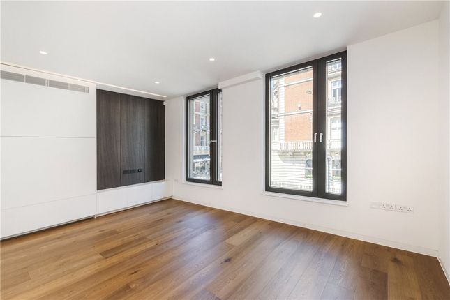 Flat 3, 75, Wigmore Street, London photo 3