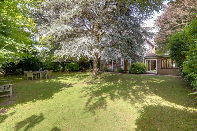 Detached house for sale in Offington Gardens, Broadwater, Worthing
