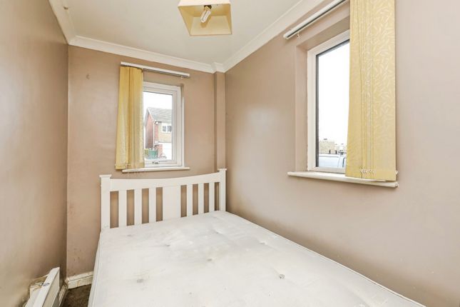 30, Anvil Close, Sheffield photo 3