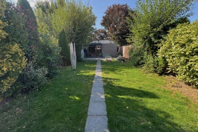 88 Thorntons Farm Avenue,, Thorntons Farm Avenue, Romford photo 3