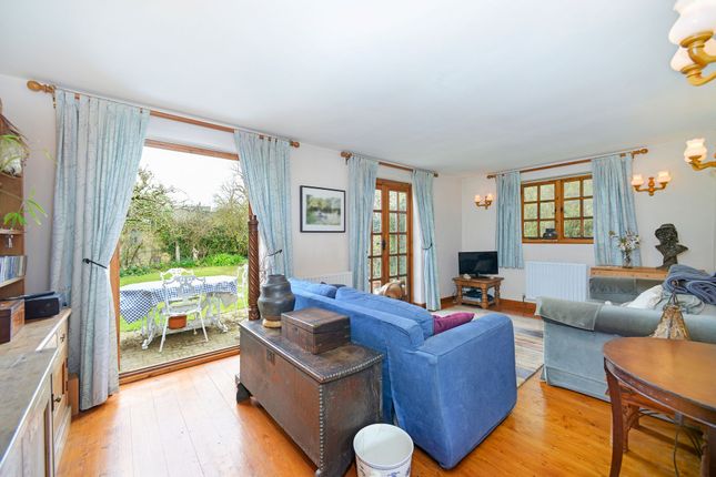 1 Railway Cottages The Common, Cranleigh photo 2