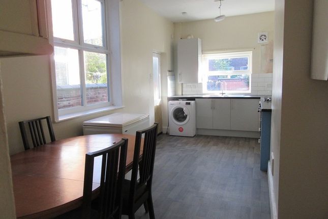 13, Carlton Street, Manchester photo 4