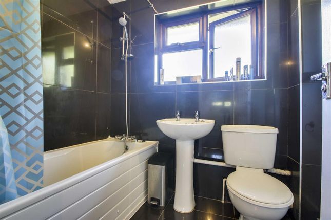 36, Northcroft, Milton Keynes photo 4