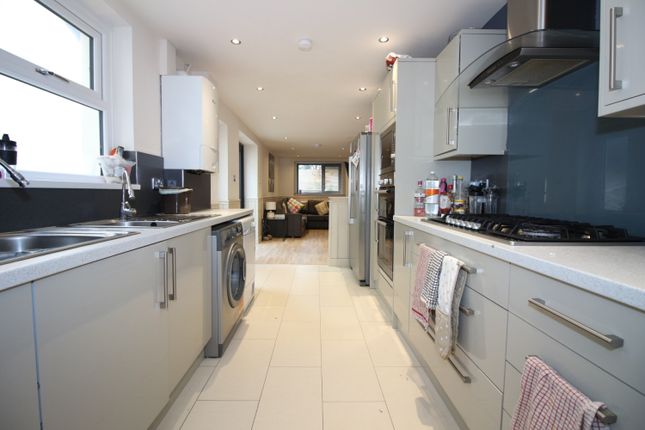 6 Bedroom Terraced in CF24 4BS